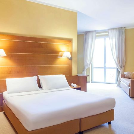 Hotel Ibis Styles Bari Giovinazzo Esterno foto