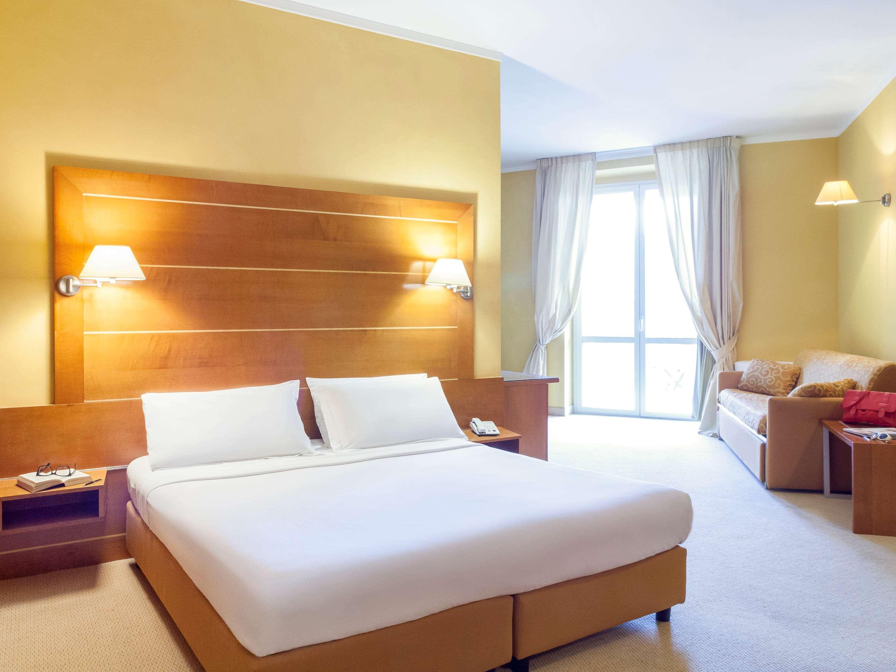 Hotel Ibis Styles Bari Giovinazzo Esterno foto