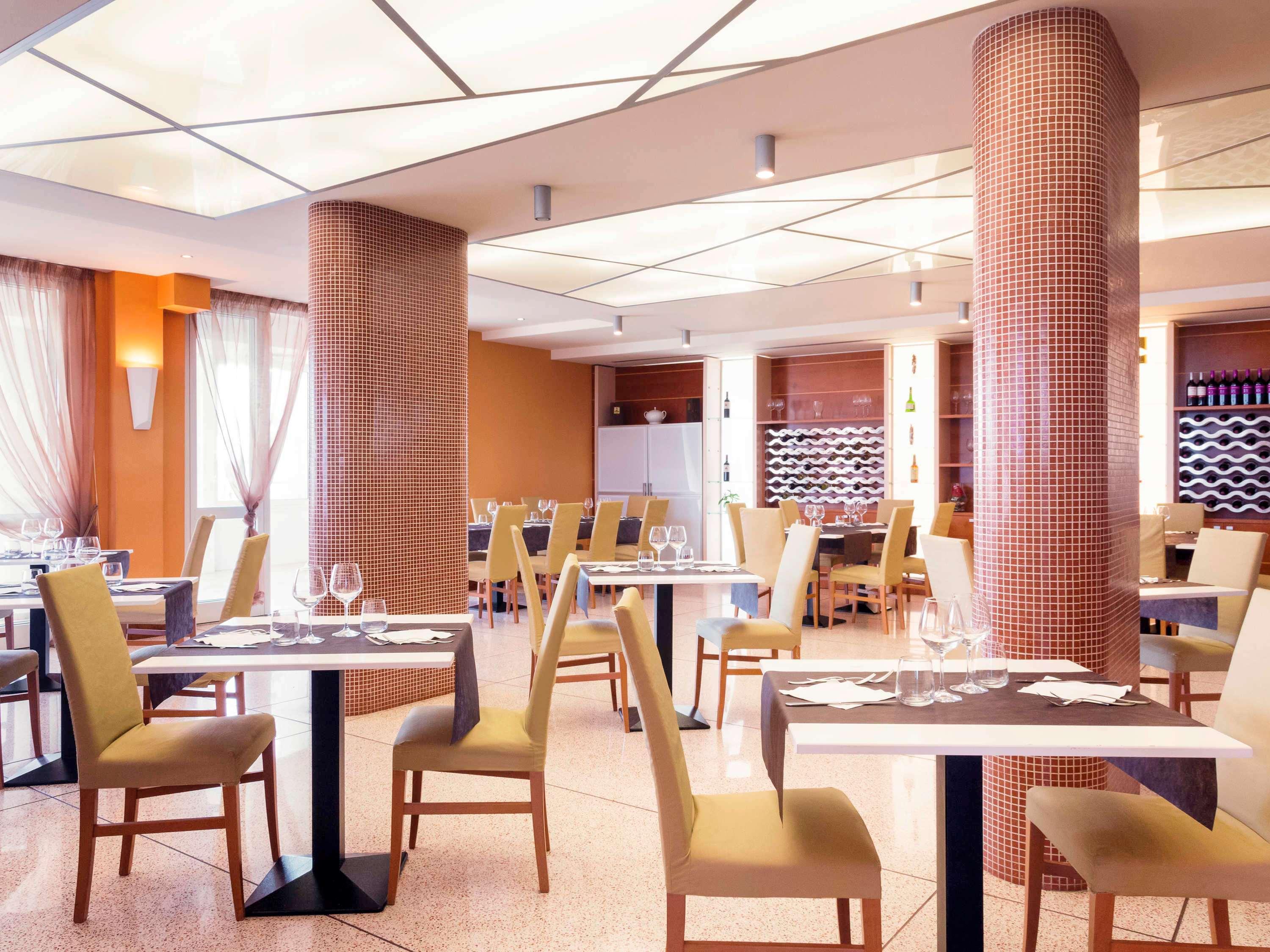 Hotel Ibis Styles Bari Giovinazzo Esterno foto