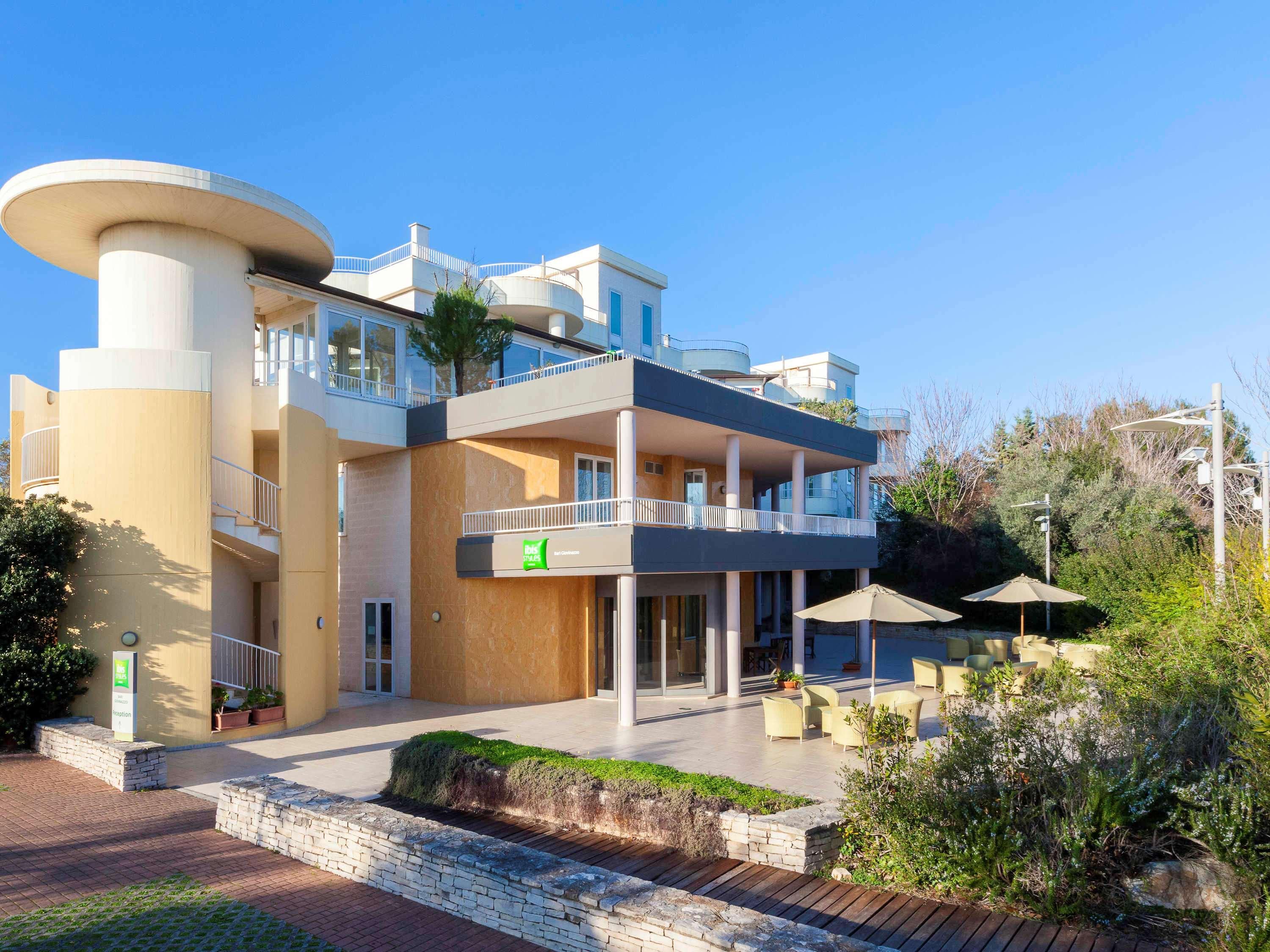 Hotel Ibis Styles Bari Giovinazzo Esterno foto