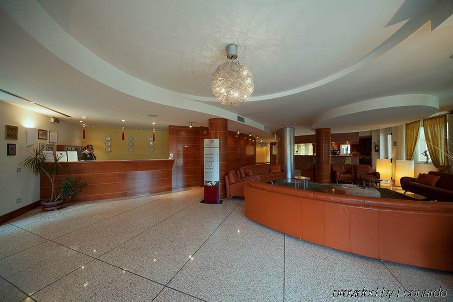 Hotel Ibis Styles Bari Giovinazzo Esterno foto