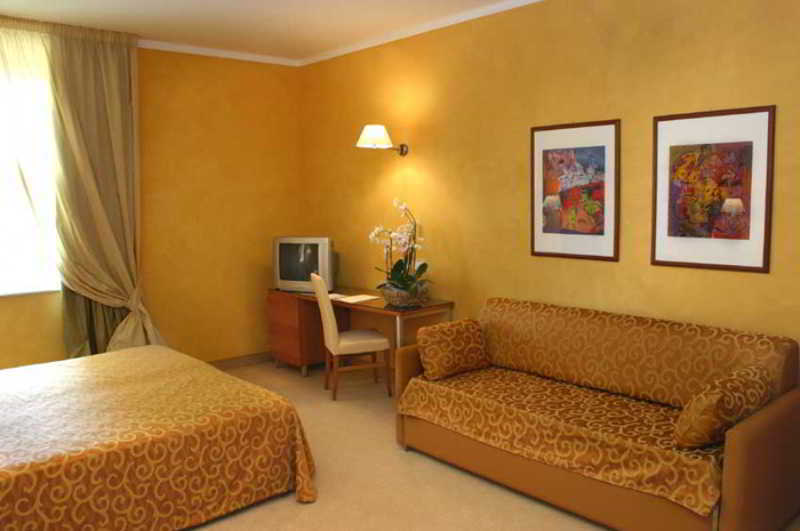 Hotel Ibis Styles Bari Giovinazzo Esterno foto