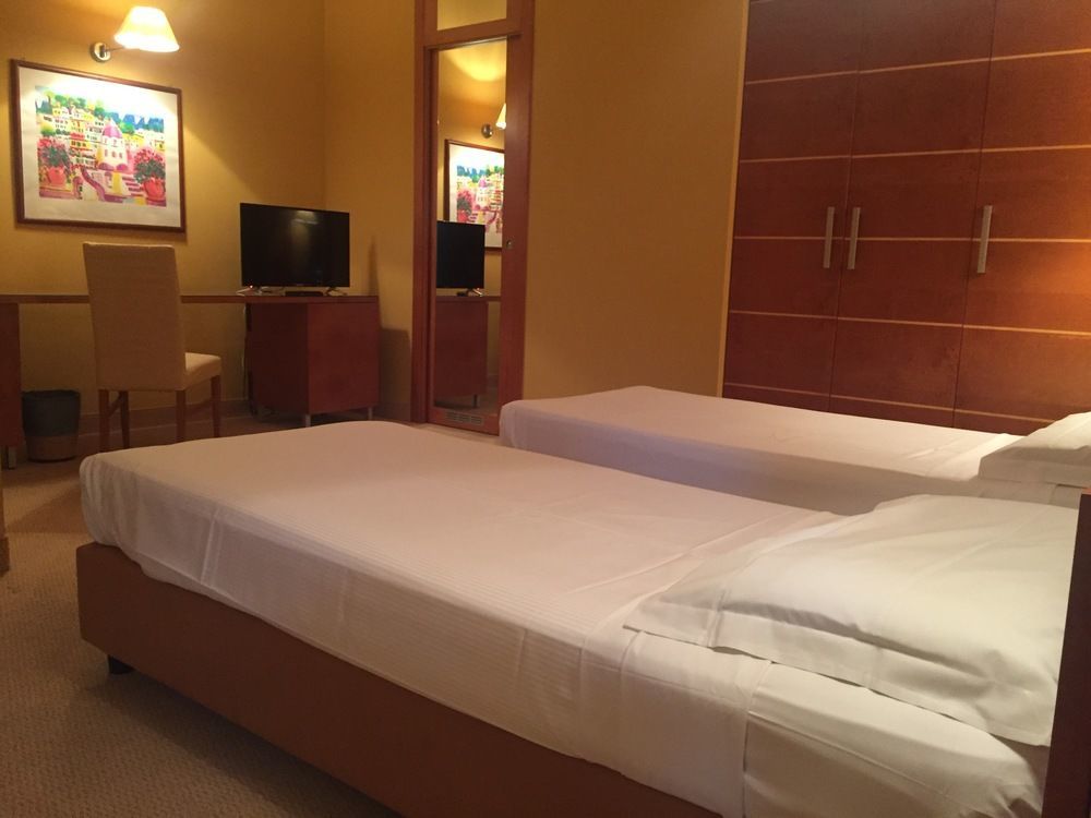 Hotel Ibis Styles Bari Giovinazzo Esterno foto