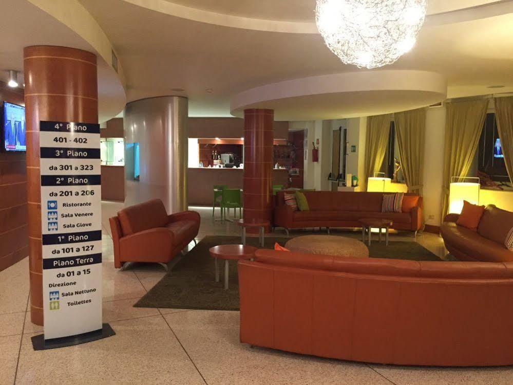 Hotel Ibis Styles Bari Giovinazzo Esterno foto