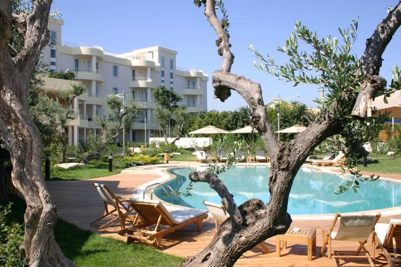 Hotel Ibis Styles Bari Giovinazzo Esterno foto